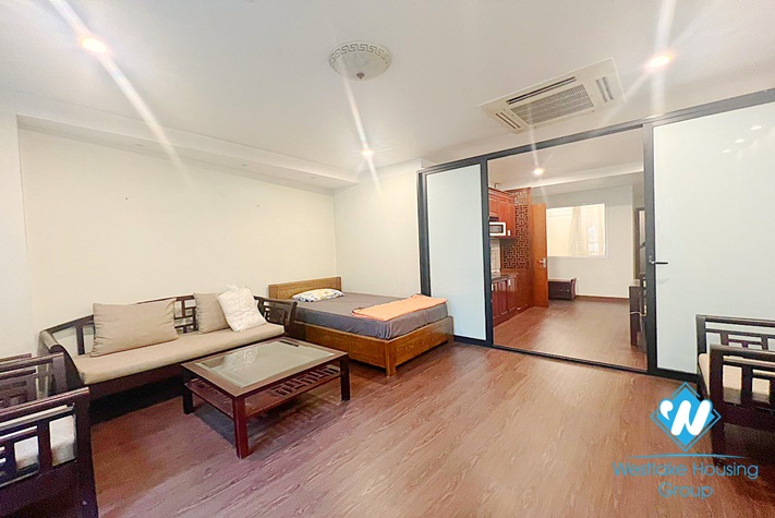 Cute apartment for rent in Truc Bach lake, Ba Dinh, Hanoi 
